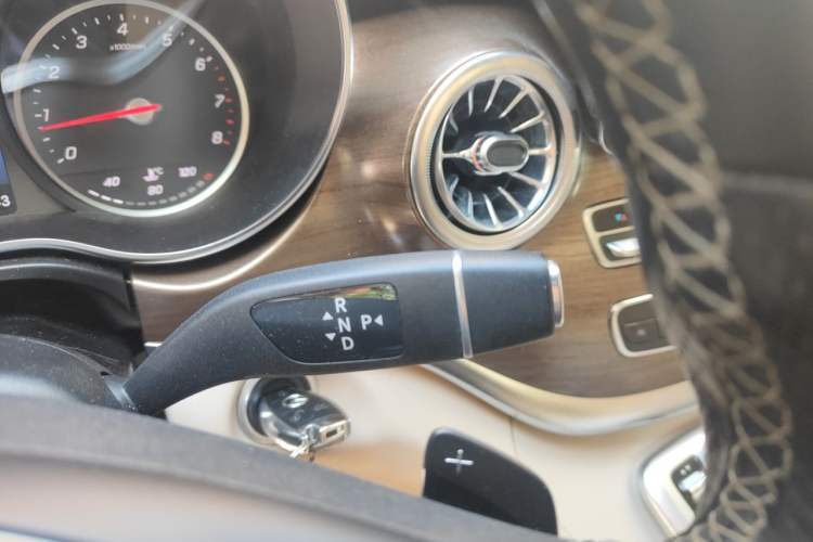 Used Mercedes-Benz V-Class 2022 V 260 Prestige Edition Gear Lever