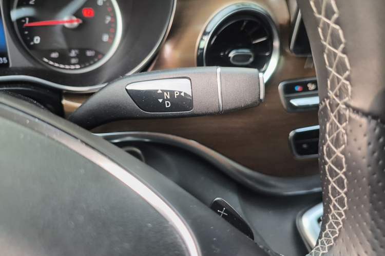 Used Mercedes-Benz V-Class 2022 V 260 Prestige Edition Gear Lever