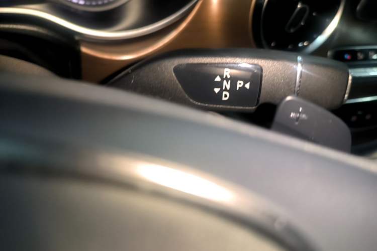 Used Mercedes-Benz V-Class 2022 V 260 Prestige Edition Gear Lever