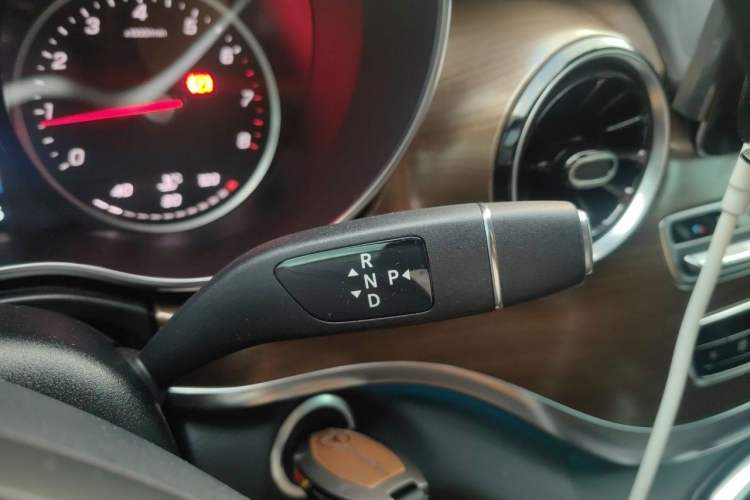 Used Mercedes-Benz V-Class 2022 V 260 Prestige Edition Gear Lever