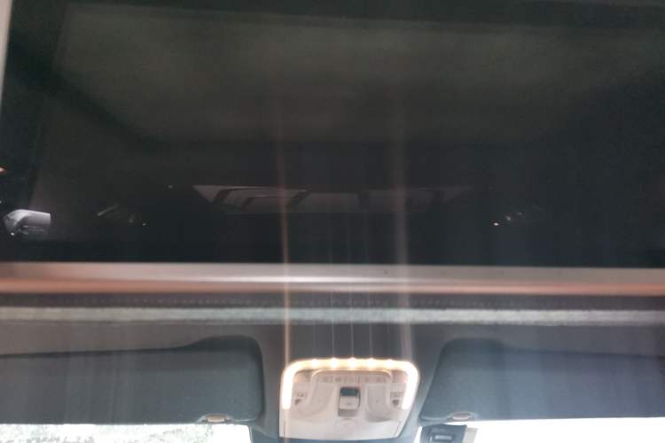 Used Mercedes-Benz V-Class 2022 V 260 Avantgarde Edition Headliner