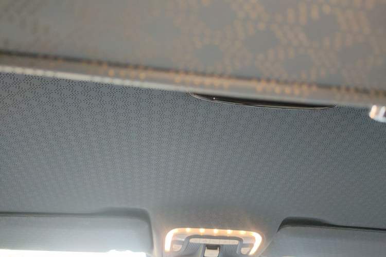 Used Mercedes-Benz V-Class 2022 V 260 L Long Wheelbase Prestige Edition Headliner