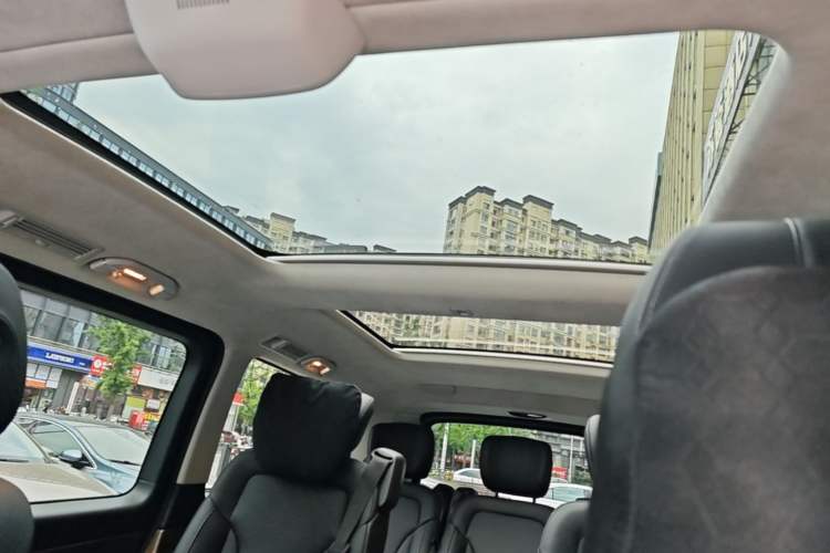 Used Mercedes-Benz V-Class 2022 V 260 L Long-wheelbase Luxury Edition Headliner