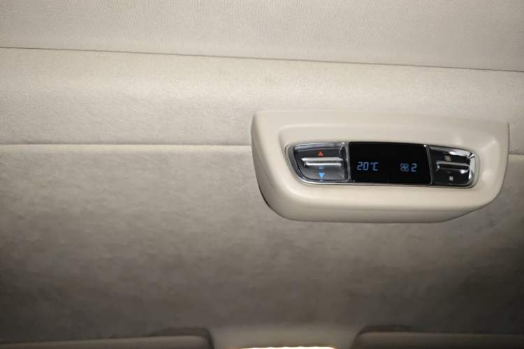 Used Mercedes-Benz V-Class 2022 V 260 L Long-wheelbase Luxury Edition Headliner