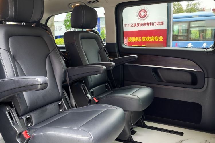 Used Mercedes-Benz V-Class 2022 V 260 Avantgarde Edition Headliner