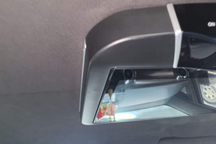 Used Mercedes-Benz V-Class 2022 V 260 Avantgarde Edition Headliner