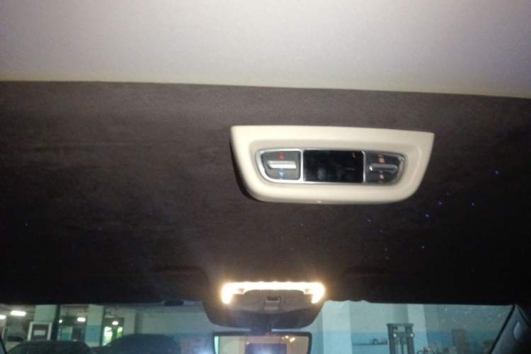 Used Mercedes-Benz V-Class 2022 V 260 L Long Wheelbase Prestige Edition Headliner