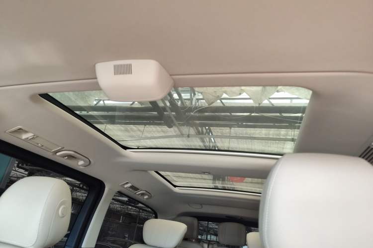 Used Mercedes-Benz V-Class 2022 V 260 L Long Wheelbase Prestige Edition Headliner