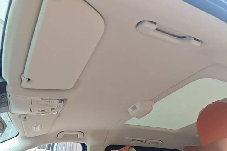 Used Mercedes-Benz V-Class 2022 V 260 L Long Wheelbase Prestige Edition Headliner