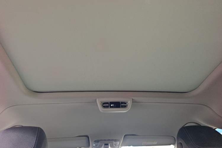 Used Mercedes-Benz V-Class 2022 V 260 Prestige Edition Headliner