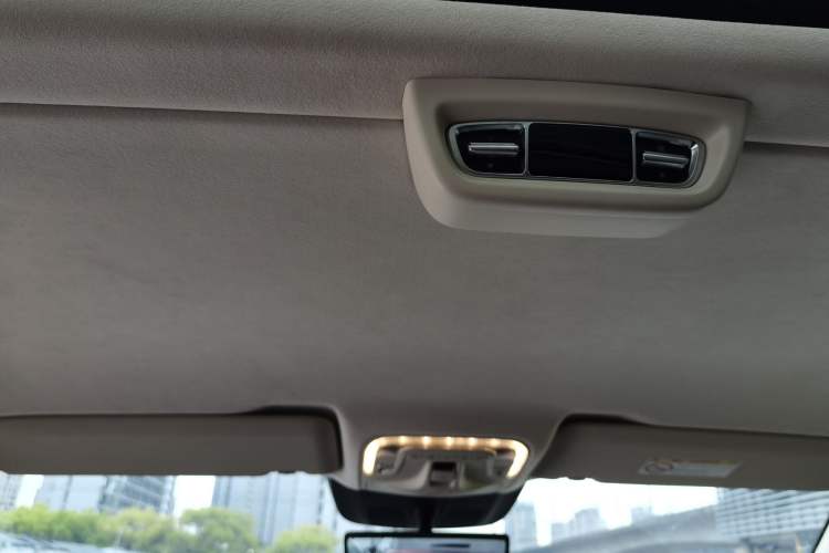 Used Mercedes-Benz V-Class 2022 V 260 L Long-wheelbase Luxury Edition Headliner