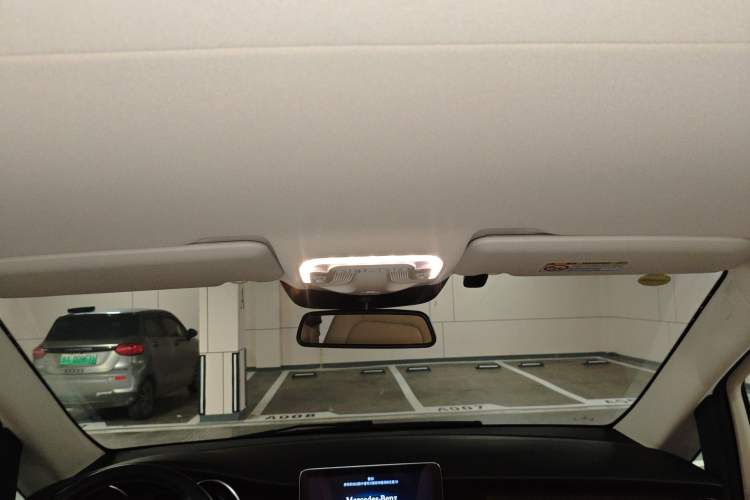 Used Mercedes-Benz V-Class 2022 V 260 Avantgarde Edition Headliner