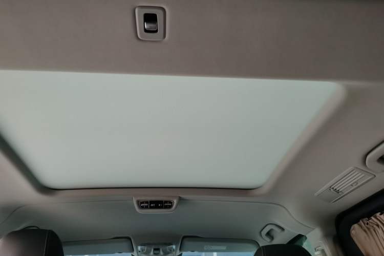 Used Mercedes-Benz V-Class 2022 V 260 Prestige Edition Headliner