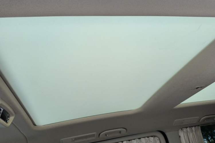 Used Mercedes-Benz V-Class 2022 V 260 L Long Wheelbase Prestige Edition Headliner