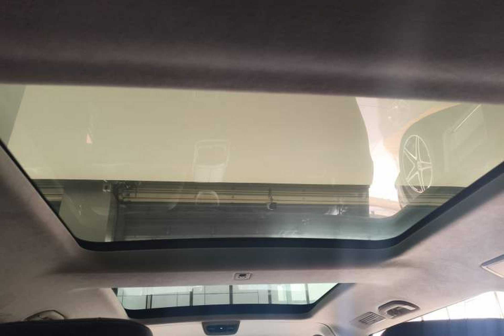 Used Mercedes-Benz V-Class 2022 V 260 L Long-wheelbase Luxury Edition Headliner