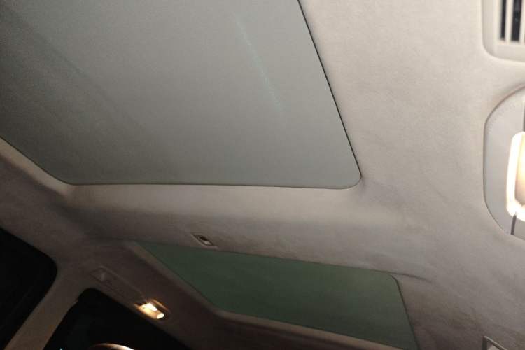 Used Mercedes-Benz V-Class 2022 V 260 L Long-wheelbase Luxury Edition Headliner