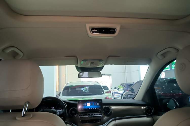 Used Mercedes-Benz V-Class 2022 V 260 Prestige Edition Headliner