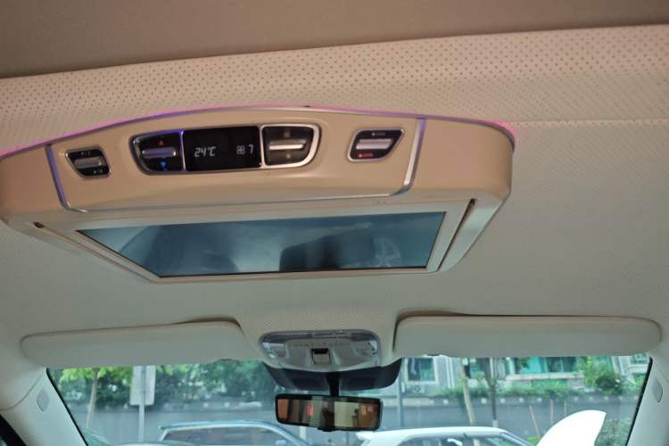 Used Mercedes-Benz V-Class 2022 V 260 L Long Wheelbase Prestige Edition Headliner