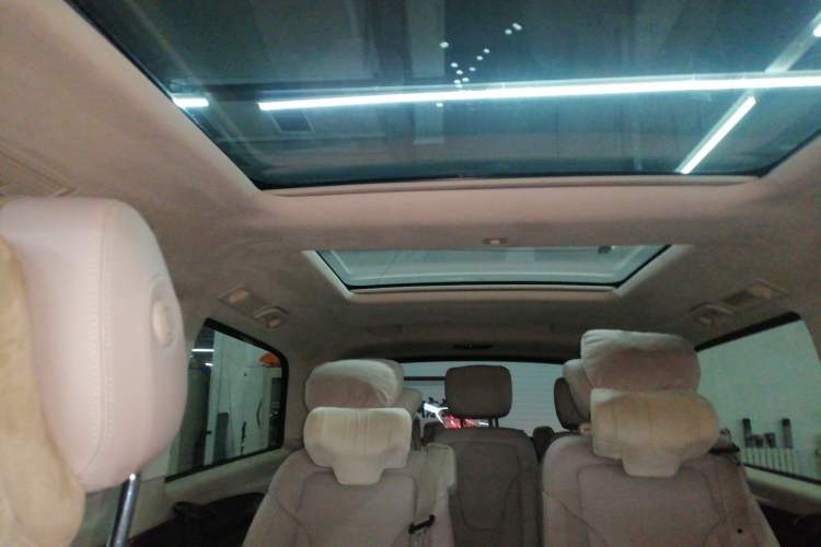 Used Mercedes-Benz V-Class 2022 V 260 L Long-wheelbase Luxury Edition Headliner