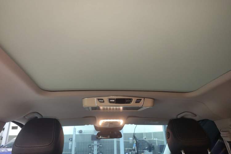 Used Mercedes-Benz V-Class 2022 V 260 Prestige Edition Headliner