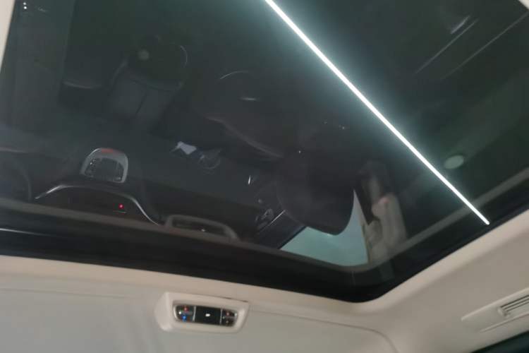 Used Mercedes-Benz V-Class 2022 V 260 L Long Wheelbase Prestige Edition Headliner