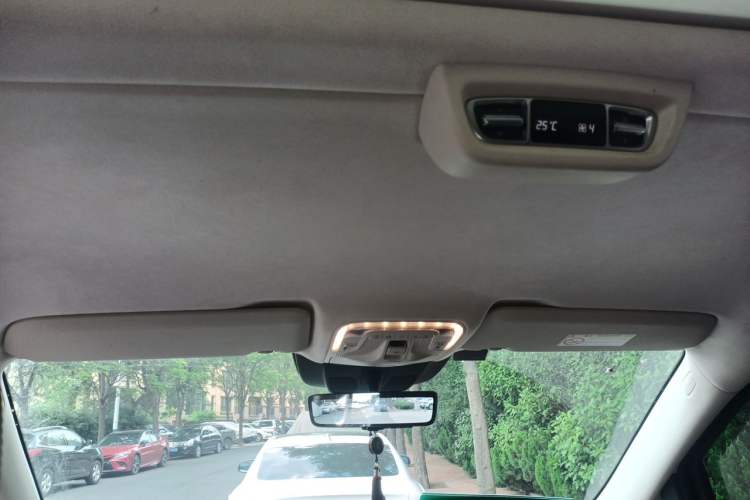 Used Mercedes-Benz V-Class 2022 V 260 L Long-wheelbase Luxury Edition Headliner