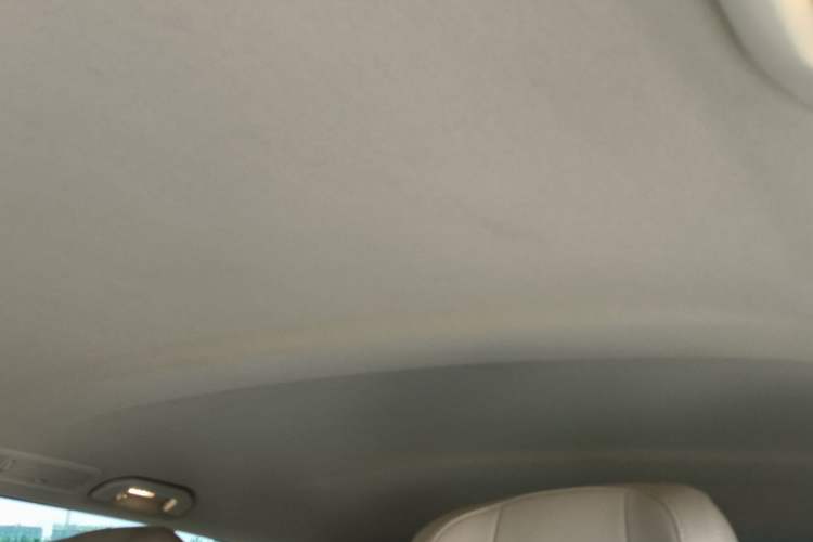 Used Mercedes-Benz V-Class 2022 V 260 Avantgarde Edition Headliner