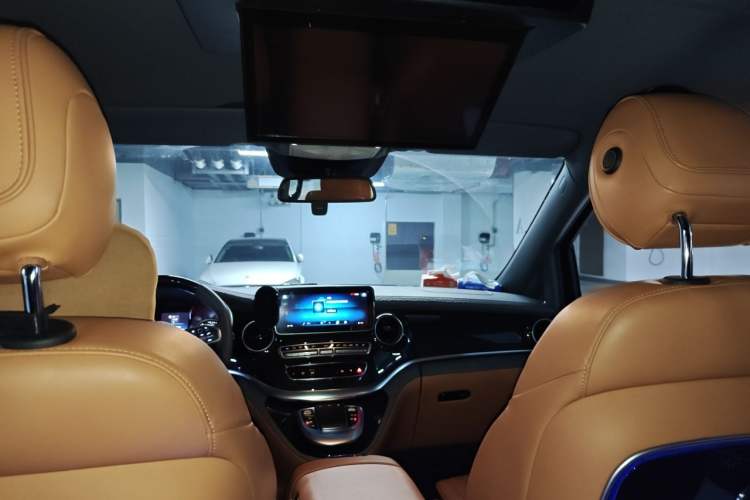 Used Mercedes-Benz V-Class 2022 V 260 Avantgarde Edition Headliner