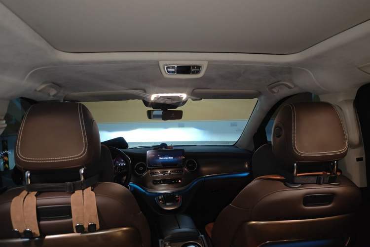 Used Mercedes-Benz V-Class 2022 V 260 L Long-wheelbase Luxury Edition Headliner