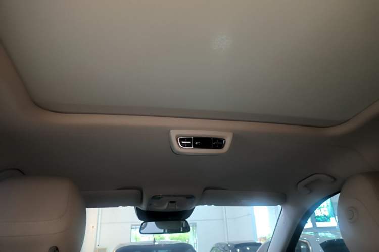 Used Mercedes-Benz V-Class 2022 V 260 Prestige Edition Headliner
