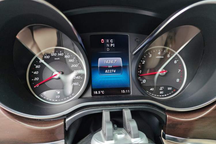 Used Mercedes-Benz V-Class 2022 V 260 Avantgarde Edition Instrument Cluster