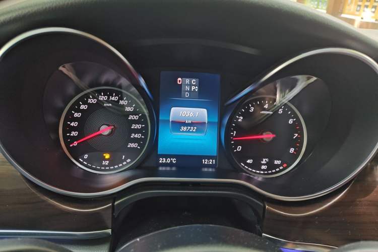 Used Mercedes-Benz V-Class 2022 V 260 Avantgarde Edition Instrument Cluster