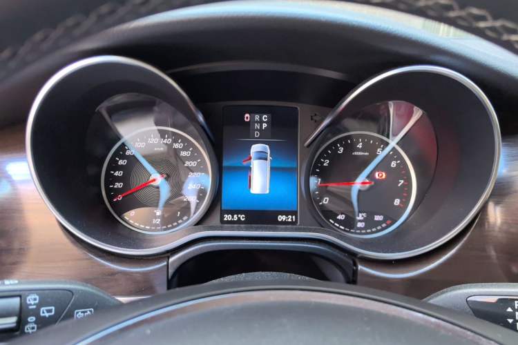 Used Mercedes-Benz V-Class 2022 V 260 Avantgarde Edition Instrument Cluster