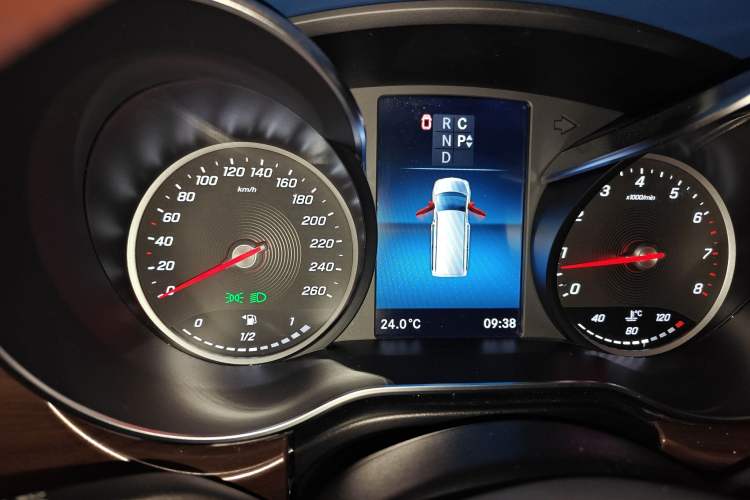 Used Mercedes-Benz V-Class 2022 V 260 Avantgarde Edition Instrument Cluster
