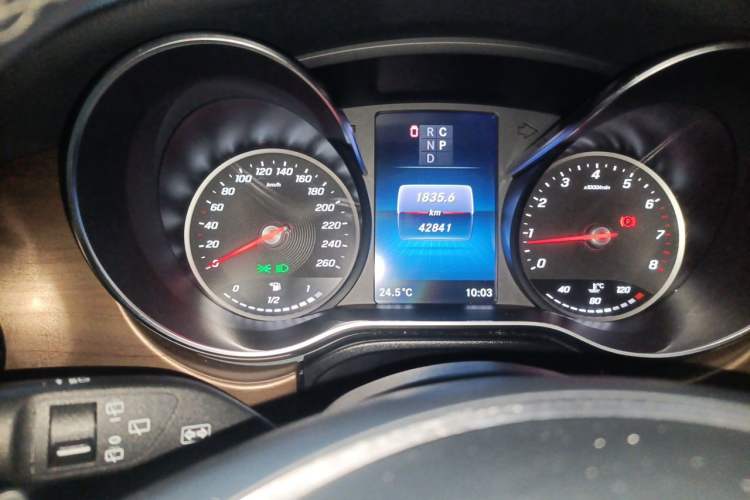 Used Mercedes-Benz V-Class 2022 V 260 Prestige Edition Instrument Cluster