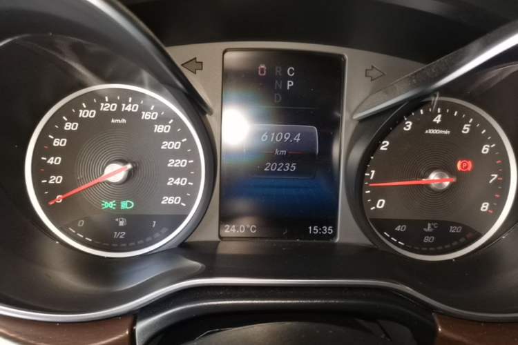 Used Mercedes-Benz V-Class 2022 V 260 Avantgarde Edition Instrument Cluster