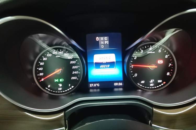 Used Mercedes-Benz V-Class 2022 V 260 Avantgarde Edition Instrument Cluster
