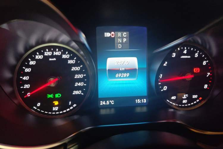 Used Mercedes-Benz V-Class 2022 V 260 Avantgarde Edition Instrument Cluster