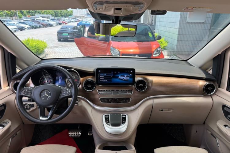 Used Mercedes-Benz V-Class 2022 V 260 L Long Wheelbase Prestige Edition Interior 1