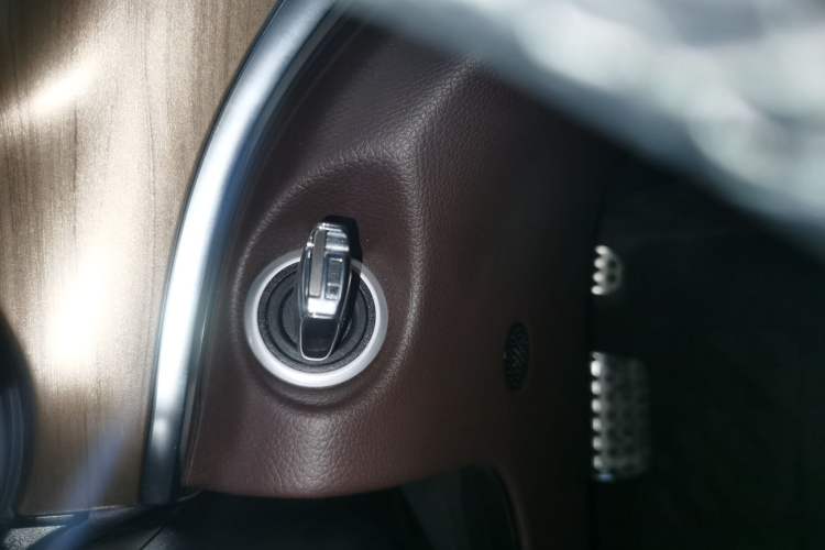 Used Mercedes-Benz V-Class 2022 V 260 L Long Wheelbase Prestige Edition Interior 1