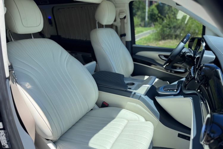 Used Mercedes-Benz V-Class 2022 V 260 L Long-wheelbase Luxury Edition Interior 10