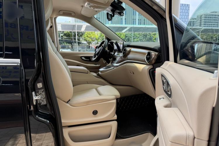 Used Mercedes-Benz V-Class 2022 V 260 L Long Wheelbase Prestige Edition Interior 12