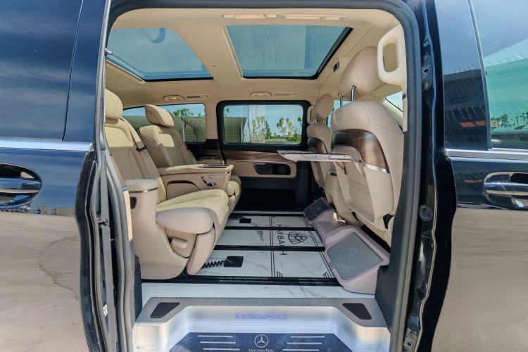 Used Mercedes-Benz V-Class 2022 V 260 L Long Wheelbase Prestige Edition Interior 14