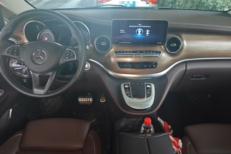 Used Mercedes-Benz V-Class 2022 V 260 L Long-wheelbase Luxury Edition Interior 2
