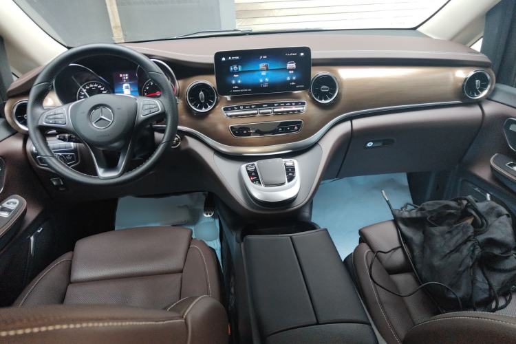 Used Mercedes-Benz V-Class 2022 V 260 L Long-wheelbase Luxury Edition Interior 2