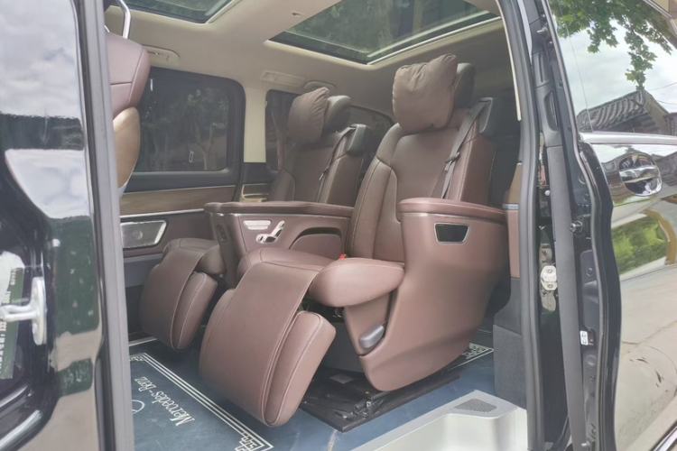 Used Mercedes-Benz V-Class 2022 V 260 L Long Wheelbase Prestige Edition Interior 3