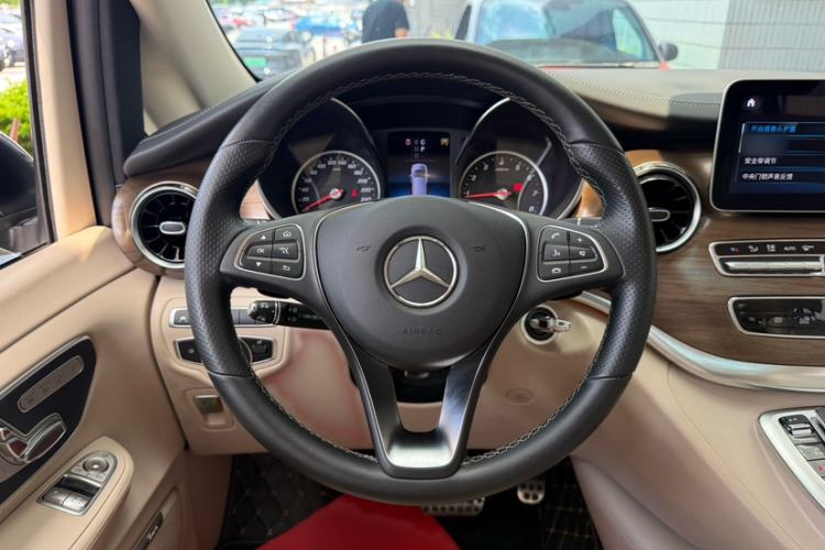 Used Mercedes-Benz V-Class 2022 V 260 L Long Wheelbase Prestige Edition Interior 3