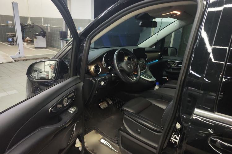 Used Mercedes-Benz V-Class 2022 V 260 Prestige Edition Interior 3