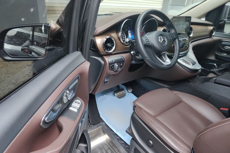 Used Mercedes-Benz V-Class 2022 V 260 L Long-wheelbase Luxury Edition Interior 3