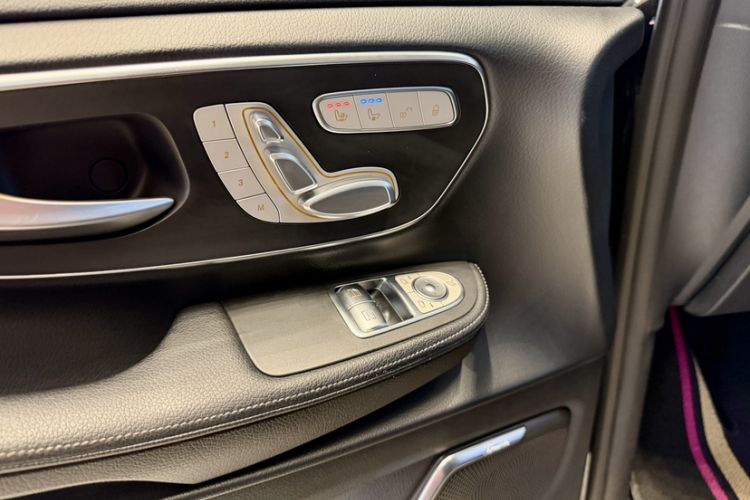 Used Mercedes-Benz V-Class 2022 V 260 Prestige Edition Interior 4